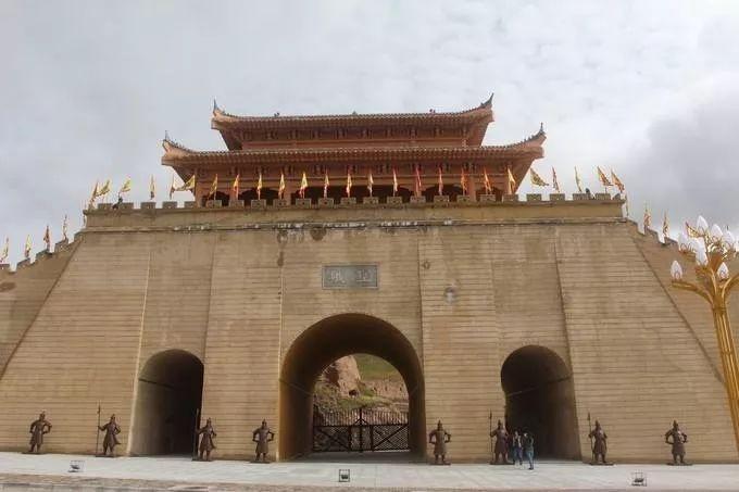 高原瑰宝，青海的自然与文化交响